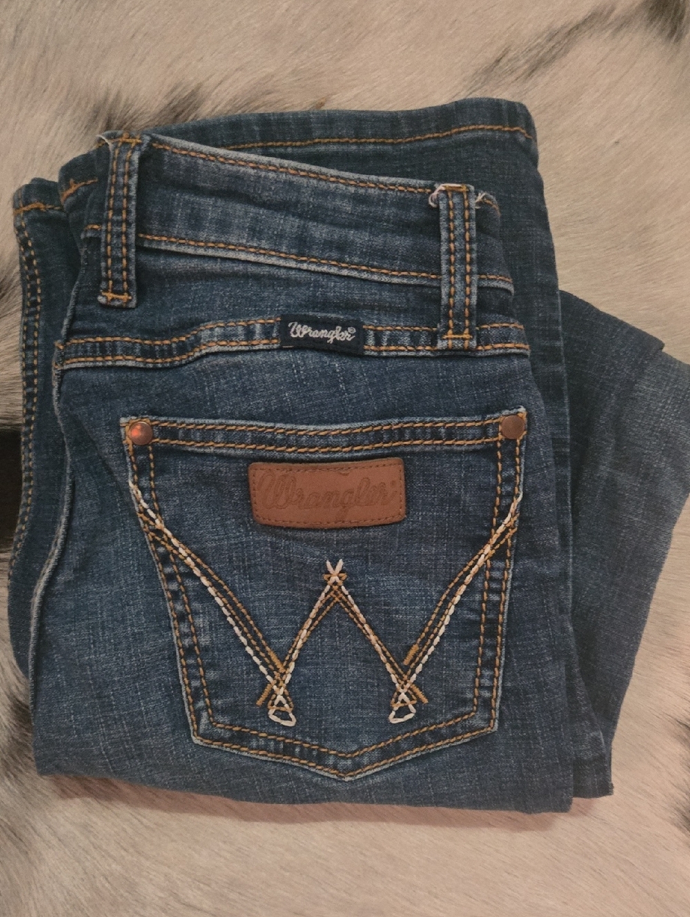 Wrangler Women’s Mid Rise Bootcut Jeans